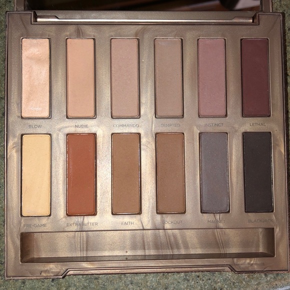 Urban Decay Naked Ultimate Basics Palette - Picture 2 of 5